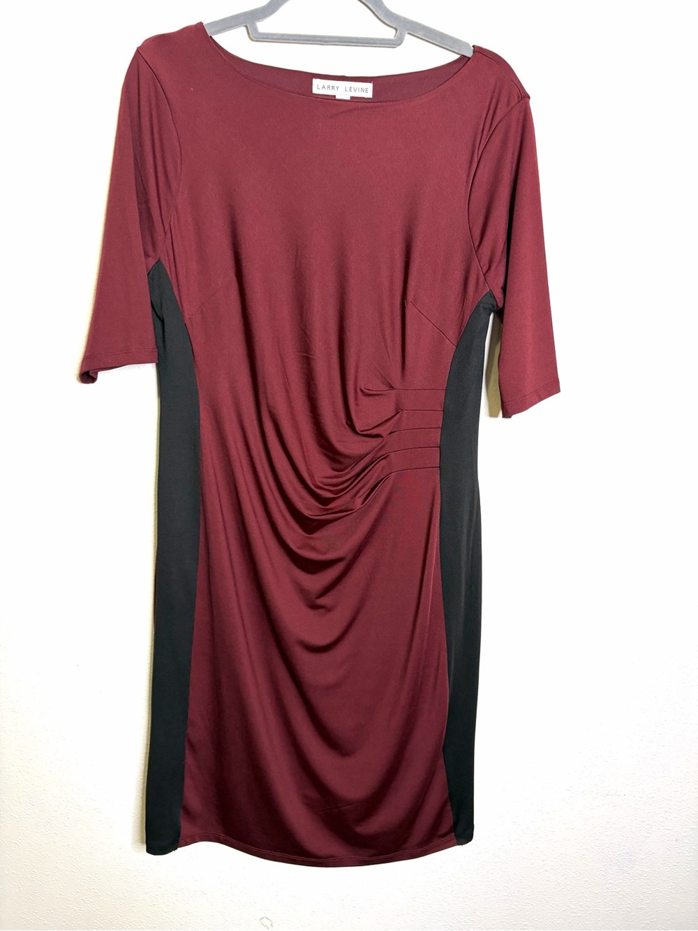 Larry Levine Burgundy Black Side-Panel Sheath Dress ruched drape L knee length